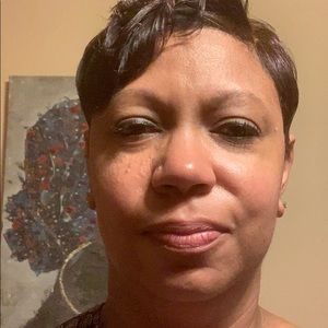 Meet your Posher, Deidra